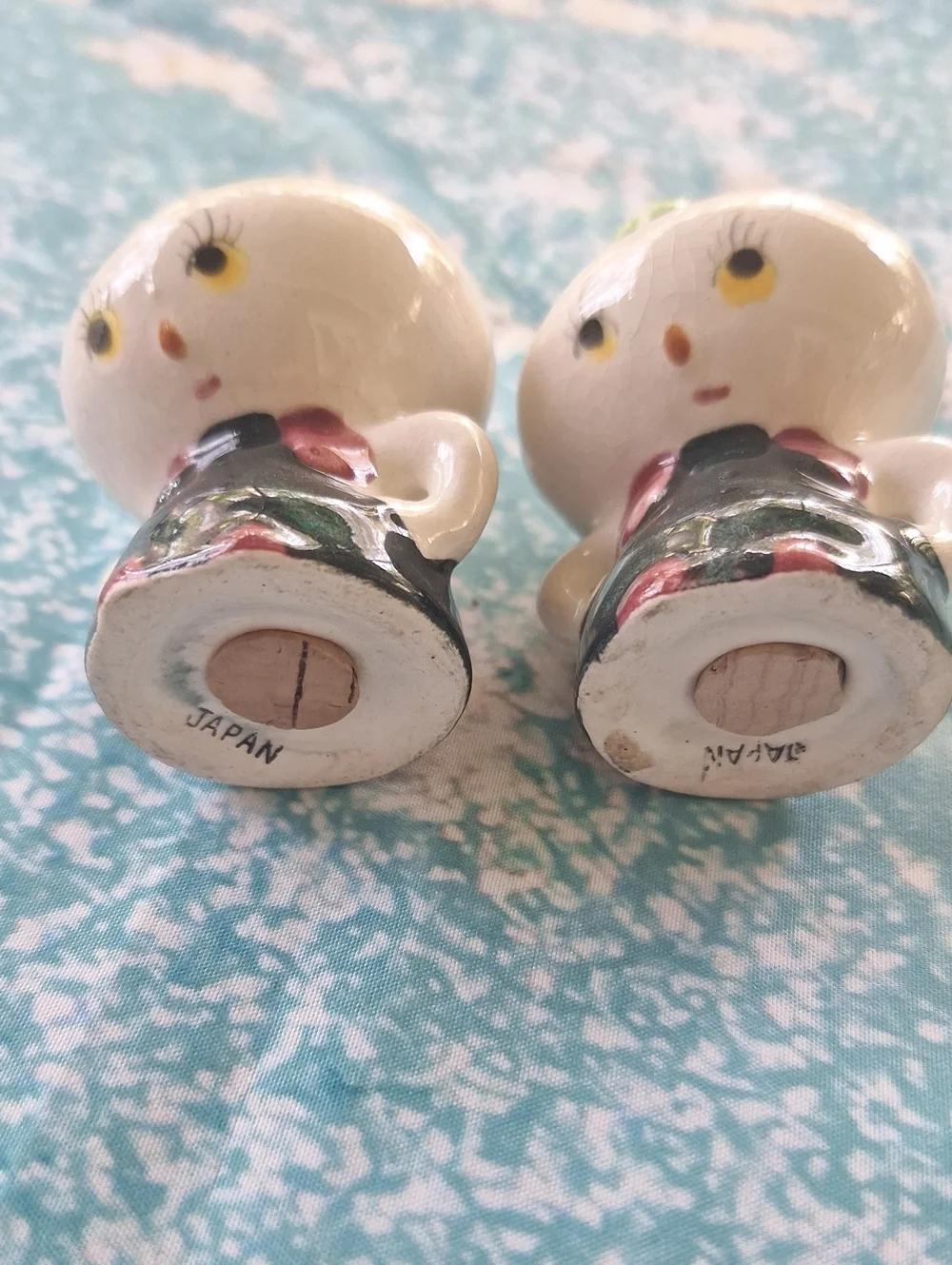 Anthropomorphic Vintage Cute Green-Hat Ceramic Radish Salt and Pepper Shaker Set